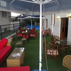 2* Otel Oez Mert
